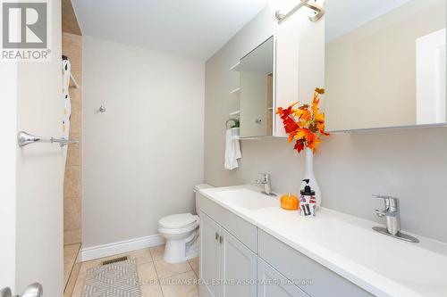 378-382 Cannon Street E, Hamilton, ON - Indoor Photo Showing Bathroom