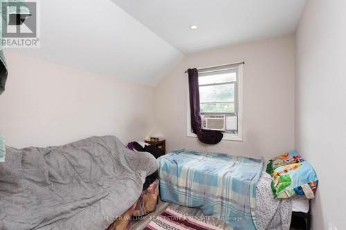 378-382 Cannon Street E, Hamilton, ON - Indoor Photo Showing Bedroom