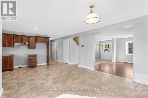 35 Gareau Crescent, Prescott And Russell, ON - Indoor Photo Showing Kitchen