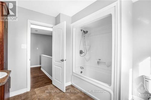 35 Gareau Crescent, Prescott And Russell, ON - Indoor Photo Showing Bathroom