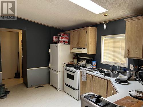 32 1000 Inverness Road, Prince George, BC - Indoor Photo Showing Kitchen