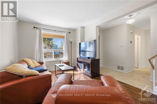 1457 Prestone Drive, Ottawa, ON - Indoor Photo Showing Living Room