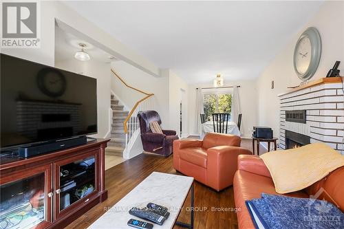 1457 Prestone Drive, Ottawa, ON - Indoor Photo Showing Living Room