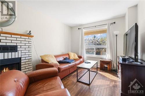 1457 Prestone Drive, Ottawa, ON - Indoor Photo Showing Living Room