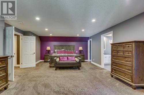 28 Golf Drive, Thames Centre (Nilestown), ON - Indoor Photo Showing Bedroom