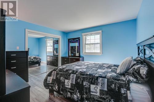 28 Golf Drive, Thames Centre (Nilestown), ON - Indoor Photo Showing Bedroom