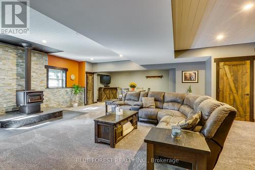 28 Golf Drive, Thames Centre (Nilestown), ON - Indoor With Fireplace