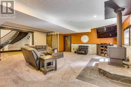 28 Golf Drive, Thames Centre (Nilestown), ON - Indoor With Fireplace