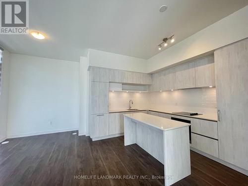 902 - 2 Steckley House Lane E, Richmond Hill, ON - Indoor Photo Showing Kitchen With Upgraded Kitchen