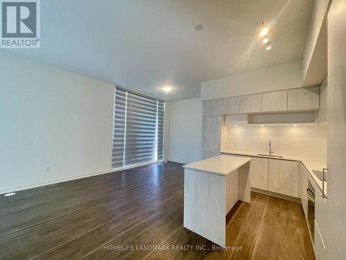 902 - 2 Steckley House Lane E, Richmond Hill, ON - Indoor Photo Showing Kitchen With Upgraded Kitchen