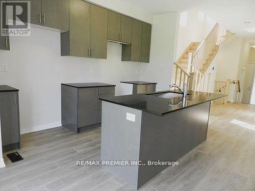 94 Turnberry Lane, Barrie, ON - Indoor Photo Showing Kitchen