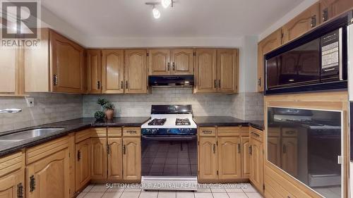 36 Hurricane Street, Vaughan, ON - Indoor Photo Showing Kitchen