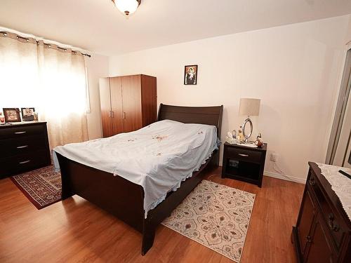 Chambre Ã  coucher principale - 5222 Rue Chabanel, Laval (Chomedey), QC - Indoor Photo Showing Bedroom