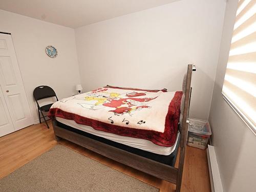 Chambre Ã Â coucher - 5222 Rue Chabanel, Laval (Chomedey), QC - Indoor Photo Showing Bedroom