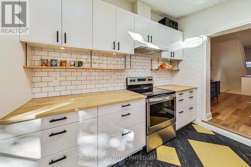 506 Quebec Avenue, Toronto, ON - Indoor Photo Showing Kitchen With Upgraded Kitchen