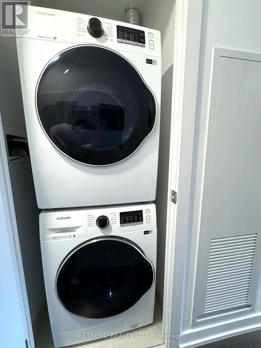 434 - 150 Logan Avenue, Toronto, ON - Indoor Photo Showing Laundry Room