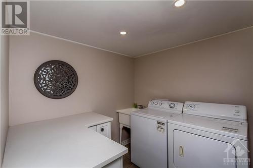 1952 Olympia Crescent, Ottawa, ON - Indoor Photo Showing Laundry Room