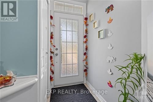 270 Kinghaven Crescent, Ottawa, ON - Indoor Photo Showing Other Room