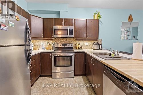 270 Kinghaven Crescent, Ottawa, ON - Indoor Photo Showing Kitchen With Stainless Steel Kitchen With Double Sink