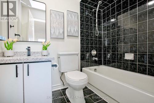 188 Milliken Meadows Drive, Markham, ON - Indoor Photo Showing Bathroom