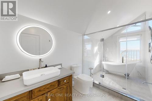 405 Limerick Street, Innisfil, ON - Indoor Photo Showing Bathroom