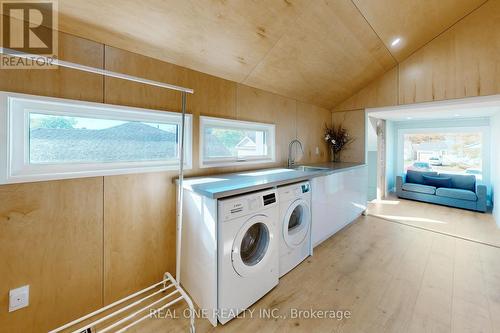 405 Limerick Street, Innisfil, ON - Indoor Photo Showing Laundry Room