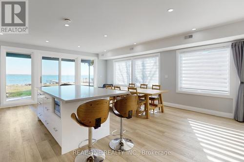 405 Limerick Street, Innisfil, ON - Indoor Photo Showing Dining Room