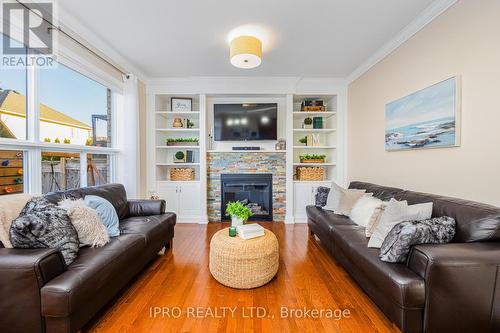 7 Aiken Crescent, Orangeville, ON - Indoor Photo Showing Living Room With Fireplace