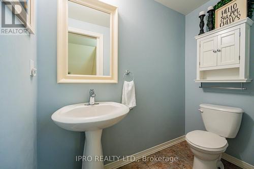 7 Aiken Crescent, Orangeville, ON - Indoor Photo Showing Bathroom