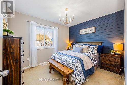 7 Aiken Crescent, Orangeville, ON - Indoor Photo Showing Bedroom