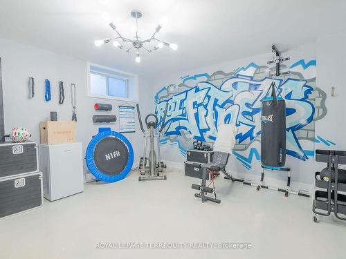 2-1506 Dufferin St, Whitby, ON - Indoor Photo Showing Laundry Room