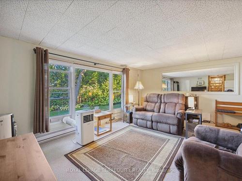 4071 Mabels Rd, Scugog, ON - Indoor Photo Showing Living Room