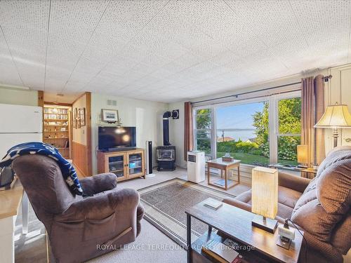 4071 Mabels Rd, Scugog, ON - Indoor Photo Showing Living Room