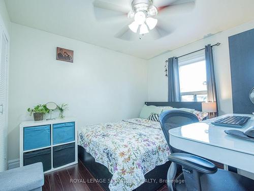 143 Magnolia Ave, Toronto, ON - Indoor Photo Showing Bedroom