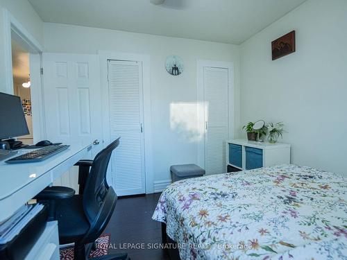 143 Magnolia Ave, Toronto, ON - Indoor Photo Showing Bedroom