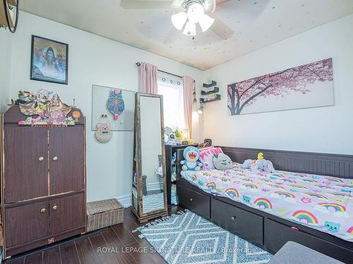 143 Magnolia Ave, Toronto, ON - Indoor Photo Showing Bedroom