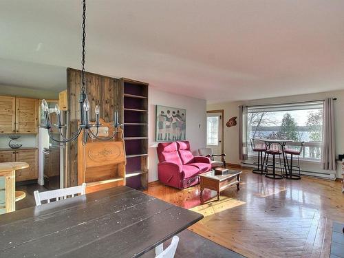 Overall view - 211 Ch. De La Baie-Du-Repos, Senneterre - Paroisse, QC - Indoor Photo Showing Living Room