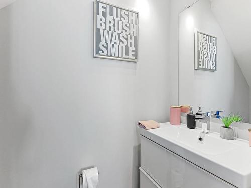 Salle d'eau - 7 Rue Giroux, Mercier, QC - Indoor Photo Showing Bathroom