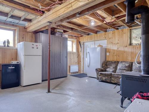 Salle familiale - 141 Ch. Du Lac-St-Louis E., Saint-Zénon, QC - Indoor Photo Showing Basement