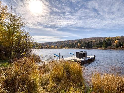 Bord de l'eau - 141 Ch. Du Lac-St-Louis E., Saint-Zénon, QC - Outdoor With Body Of Water With View