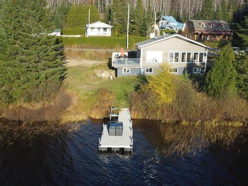 Bord de l'eau - 141 Ch. Du Lac-St-Louis E., Saint-Zénon, QC - Outdoor