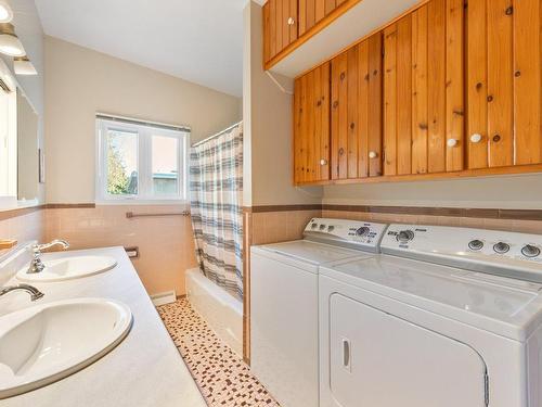 Salle de bains - 870 7E Rue, Saint-Jérôme, QC - Indoor Photo Showing Laundry Room