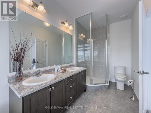 54 Bawden Drive, Richmond Hill, ON - Indoor Photo Showing Bathroom