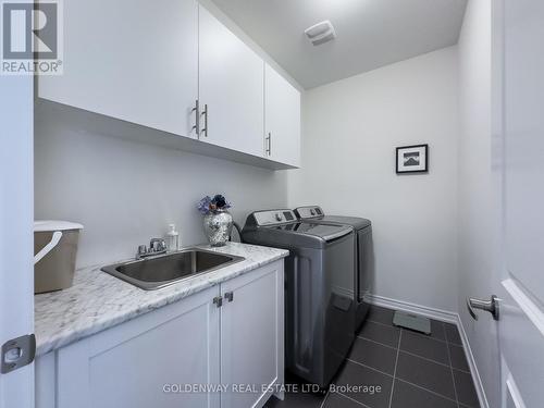 54 Bawden Drive, Richmond Hill, ON - Indoor Photo Showing Laundry Room