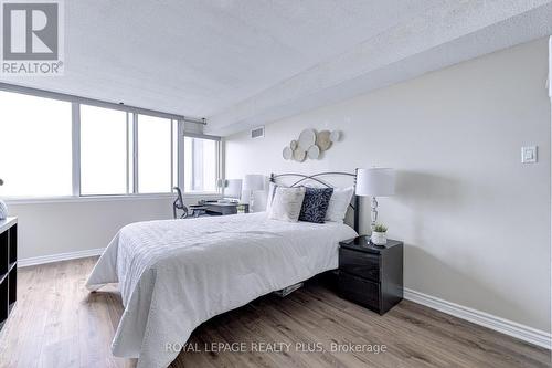 1210 - 350 Webb Drive, Mississauga (City Centre), ON - Indoor Photo Showing Bedroom