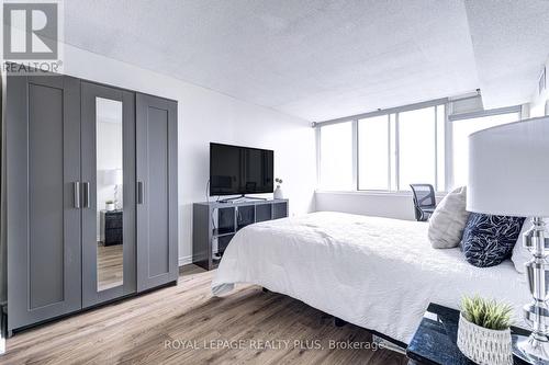 1210 - 350 Webb Drive, Mississauga (City Centre), ON - Indoor Photo Showing Bedroom