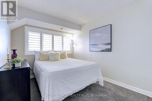 1210 - 350 Webb Drive, Mississauga (City Centre), ON - Indoor Photo Showing Bedroom