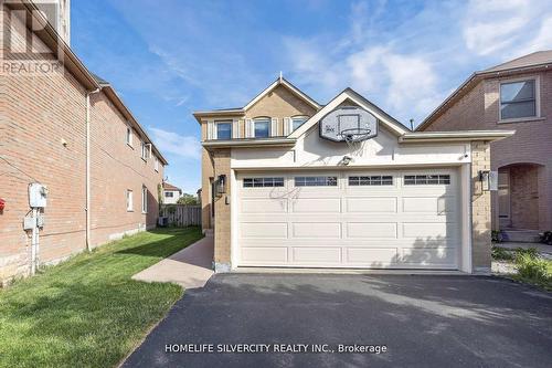 18 Natalie Court, Brampton (Westgate), ON - Outdoor With Facade