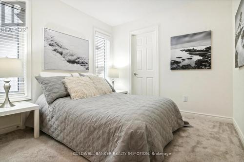 3946 Tufgar Crescent, Burlington, ON - Indoor Photo Showing Bedroom