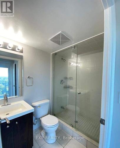 1610 - 215 Queen Street E, Brampton, ON - Indoor Photo Showing Bathroom